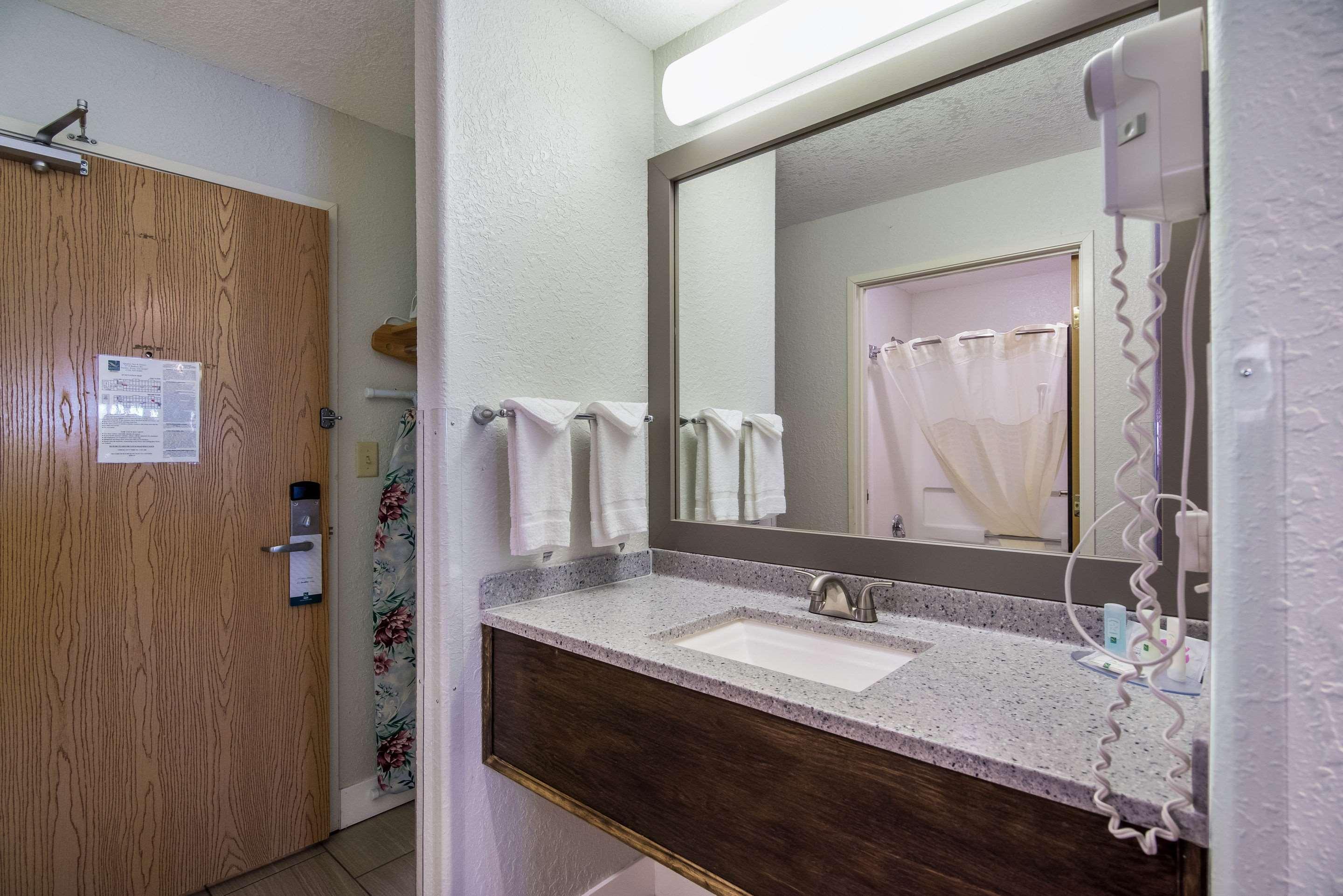 Quality Inn & Suites West Pueblo Eksteriør bilde